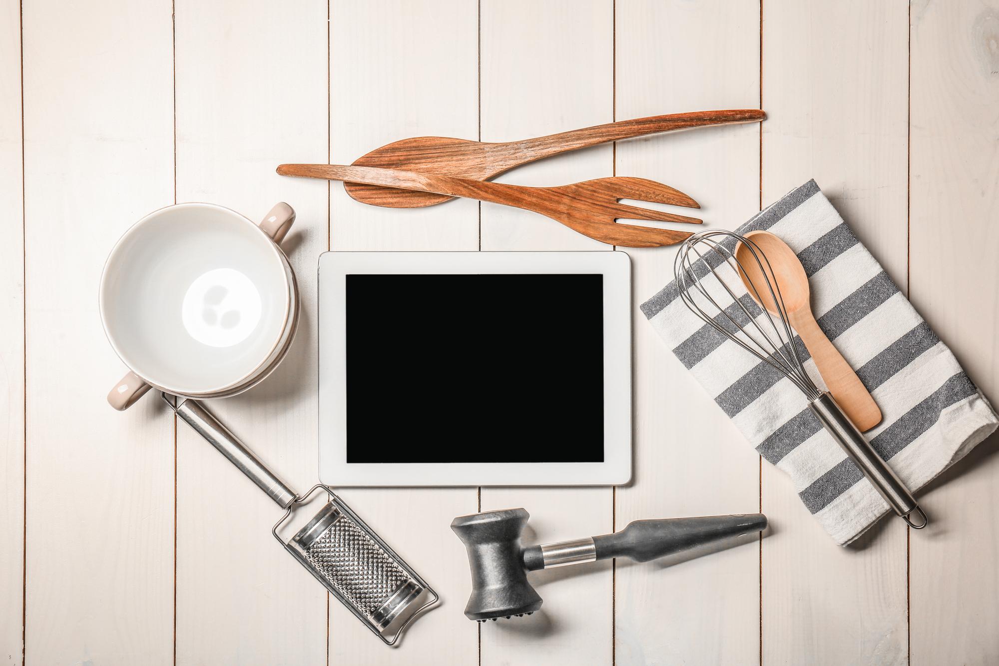 Set di utensili da cucina organizzati